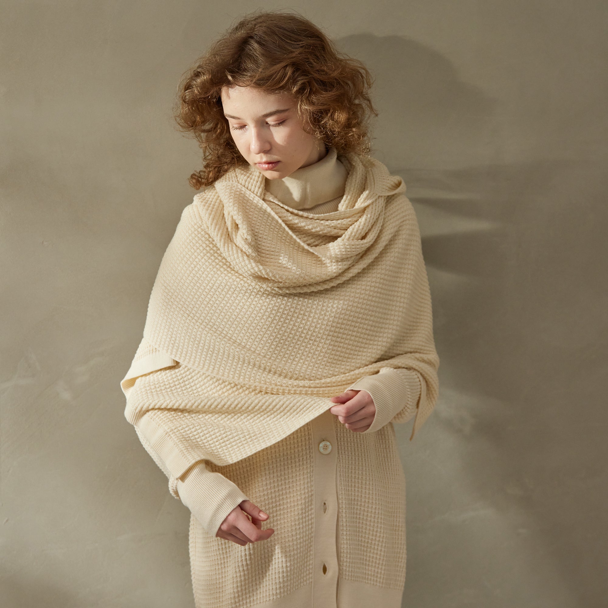 NETENE.｜ パフィーニットフードストール(Puffy Knit Hoodie Stole)