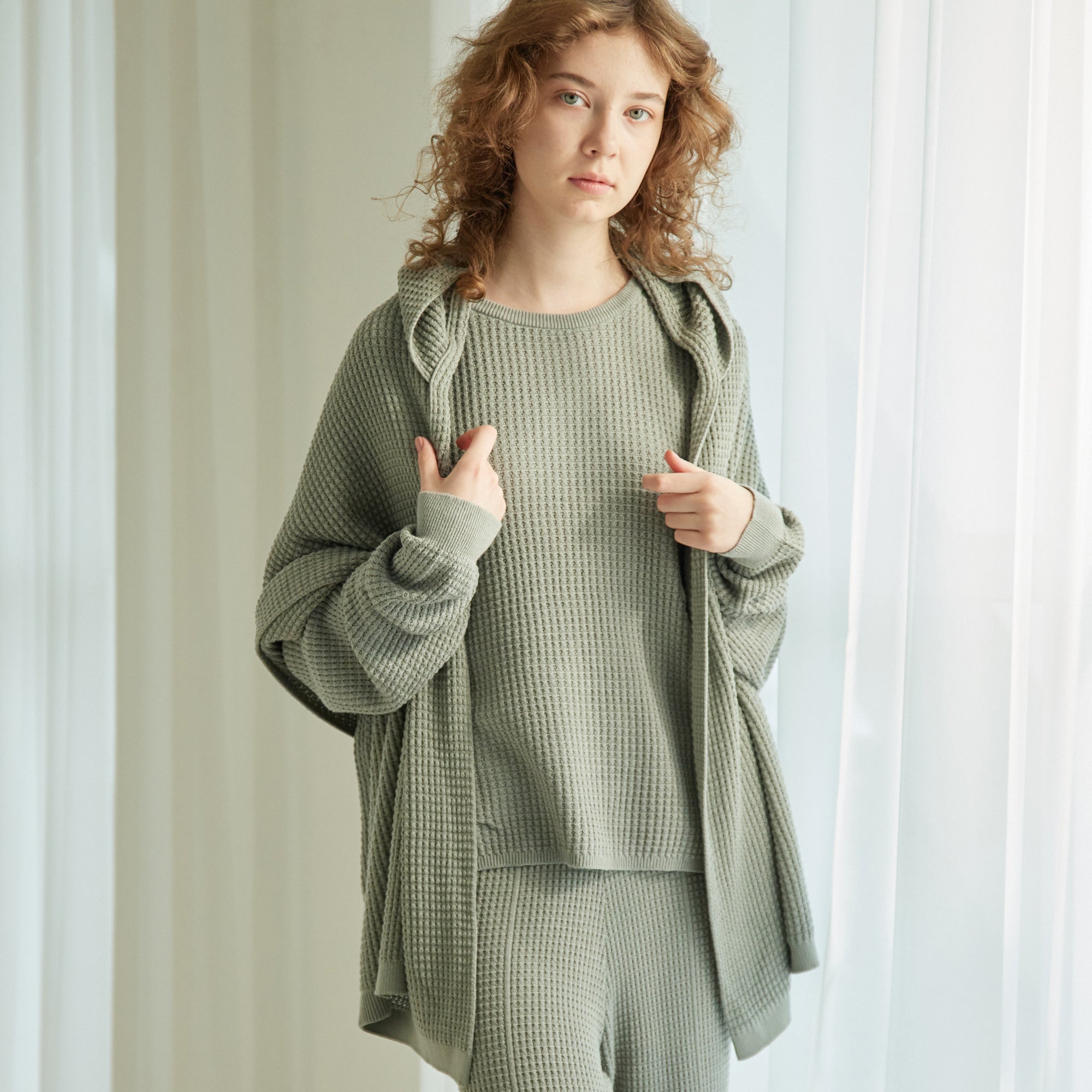 NETENE.｜ パフィーニットフードストール(Puffy Knit Hoodie Stole)